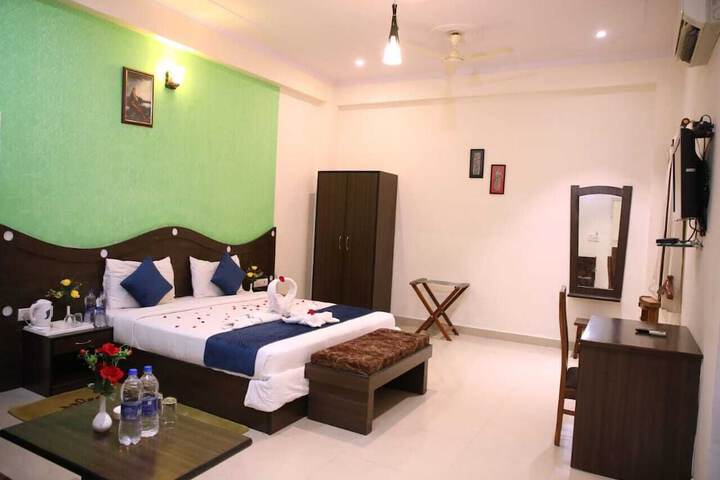 Room 6 of 20