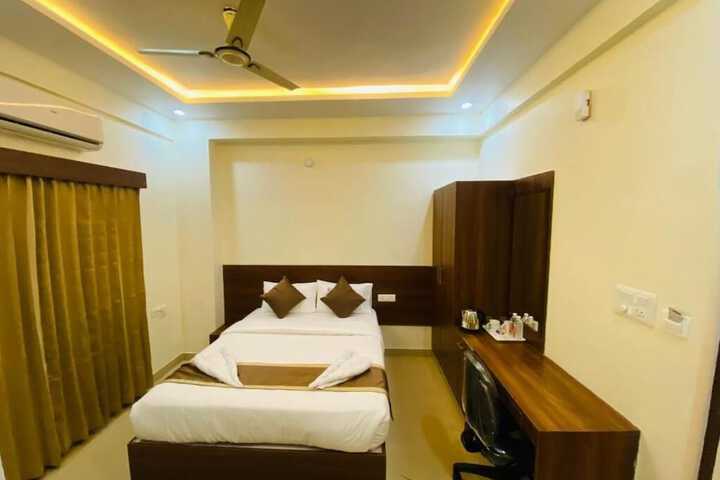 Room 9 of 29