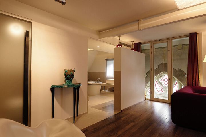 Room 18 of 57