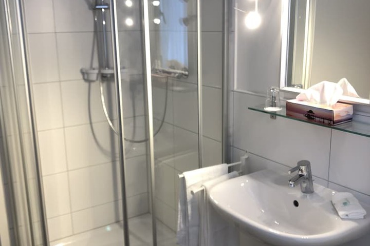 Room 15 of 22