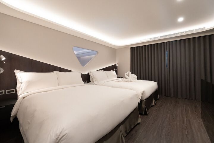 Room 47 of 82