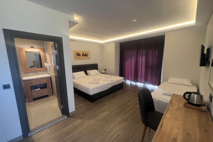 Room 3 of 46
