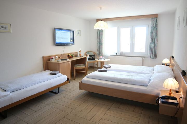 Room 28 of 64