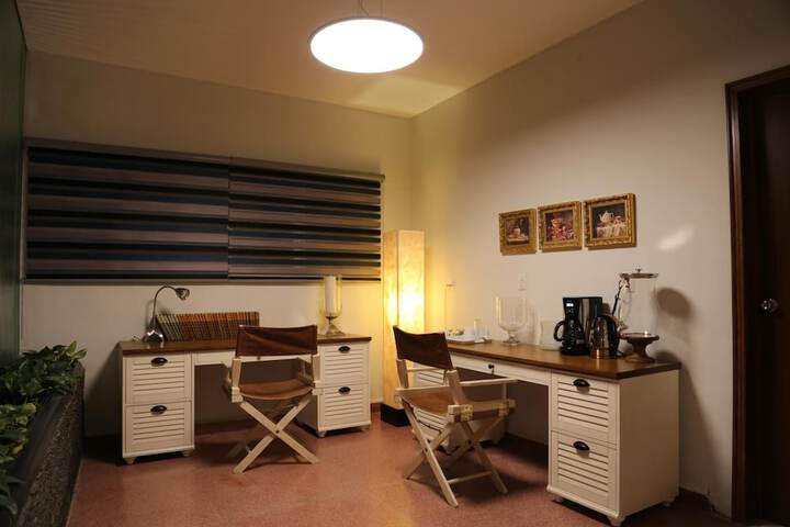 Room 21 of 53