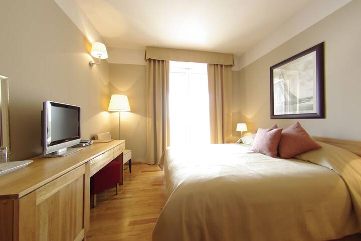 Room 7 of 38