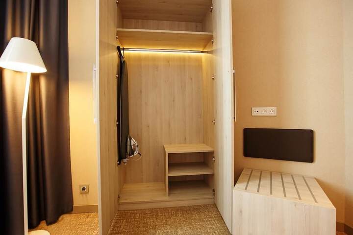Room 8 of 50