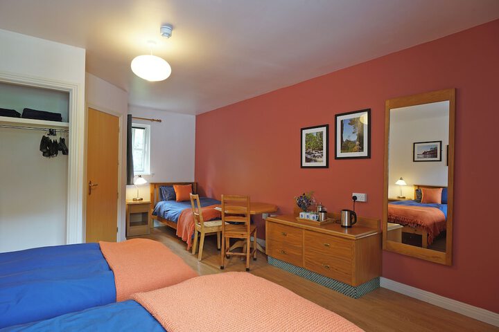 Room 8 of 33