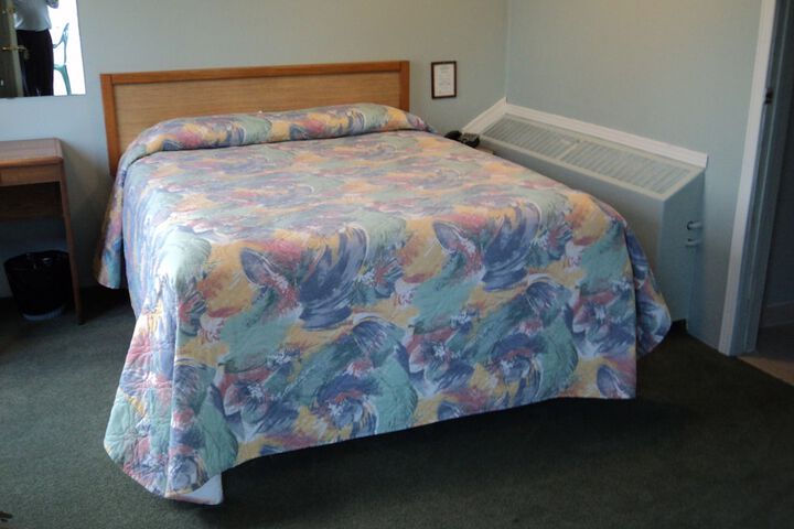 Room 6 of 43