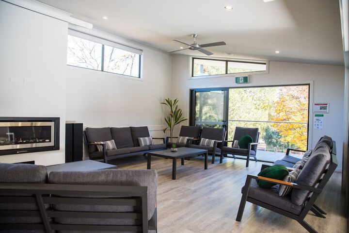 Lounge 199 of 224