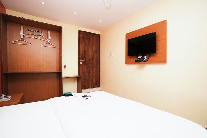 Room 6 of 24