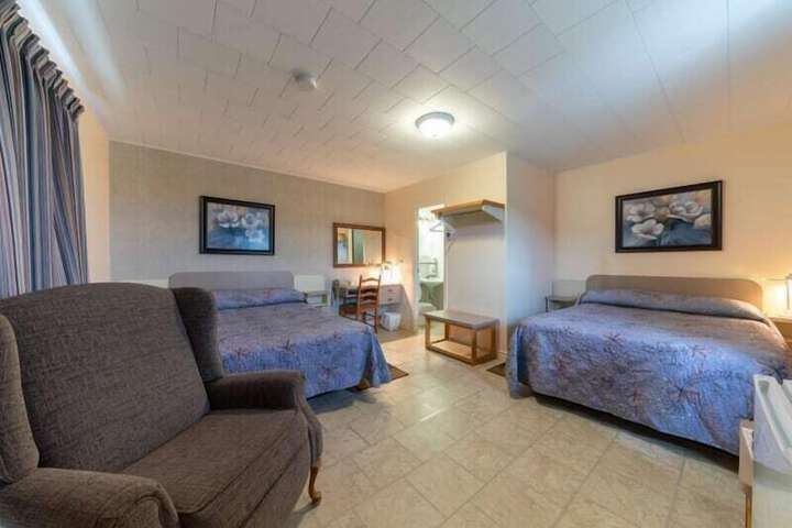 Room 5 of 12