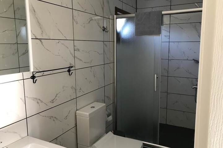 Room 17 of 28