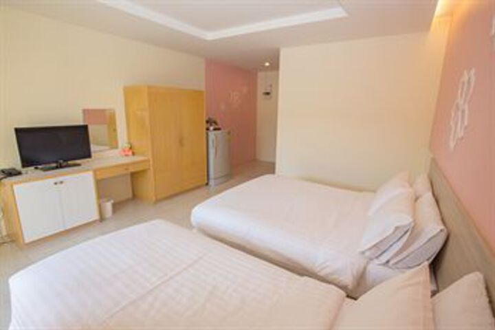 Room 26 of 34