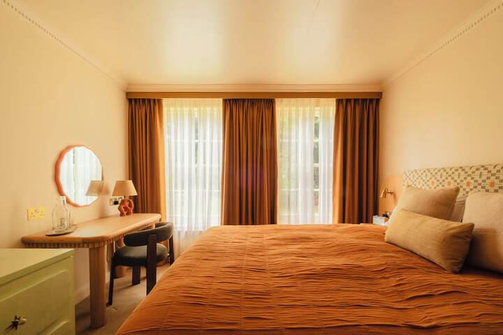 Room 4 of 75