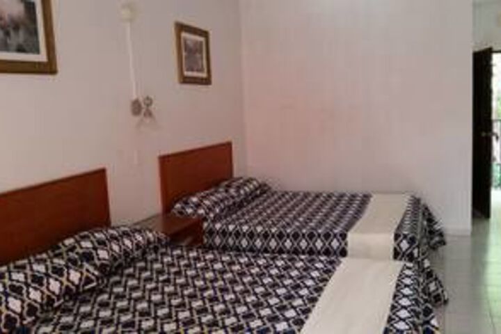 Room 9 of 26
