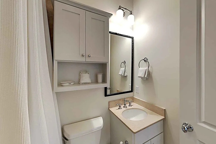Room 8 of 14