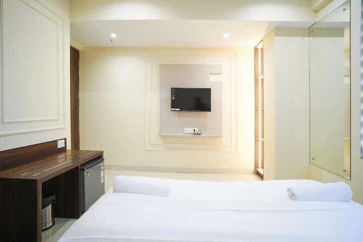 Room 12 of 24