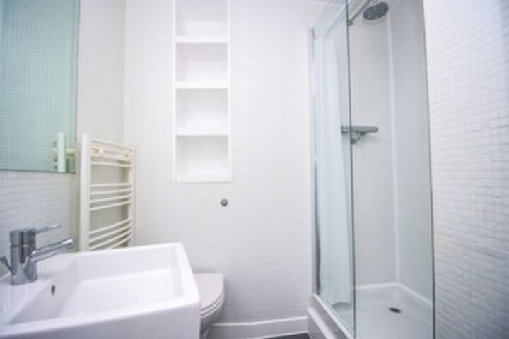 Room 2 of 9