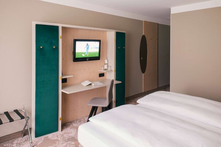 Room 15 of 81