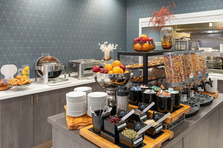 Breakfast/Coffee Service 28 of 45