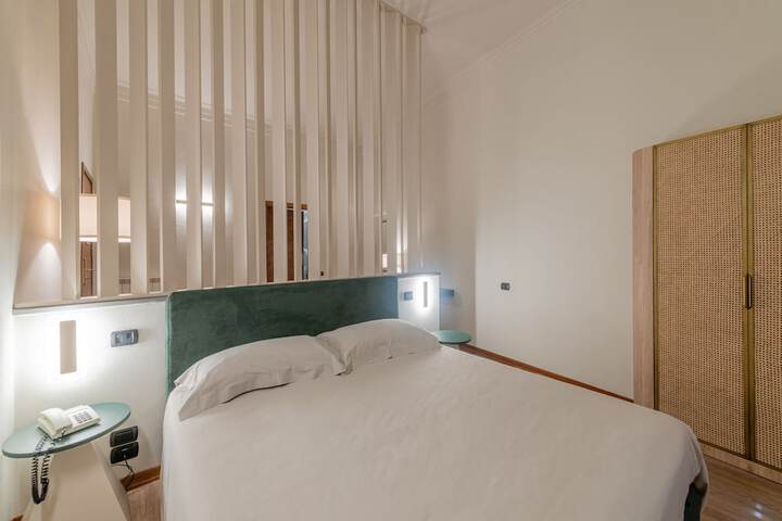 Room 21 of 47