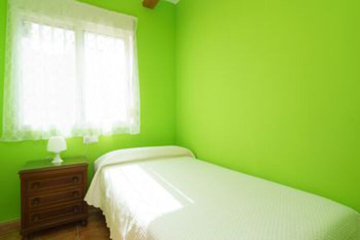 Room 5 of 9