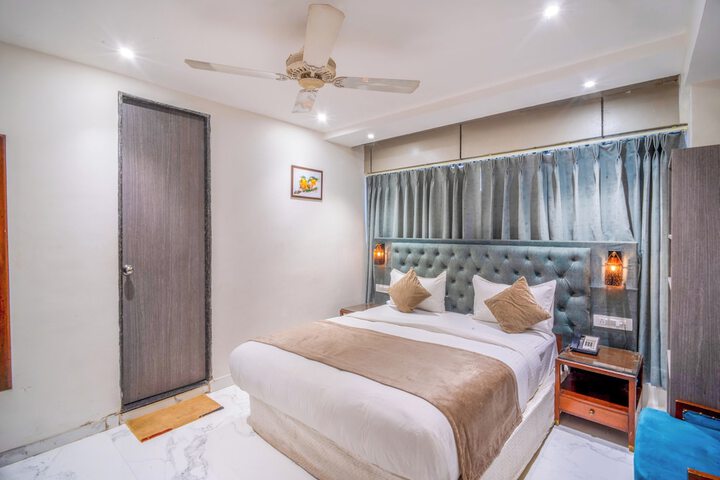 Room 8 of 75