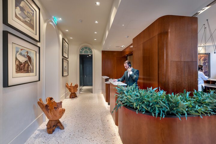 Entrance & Lobby