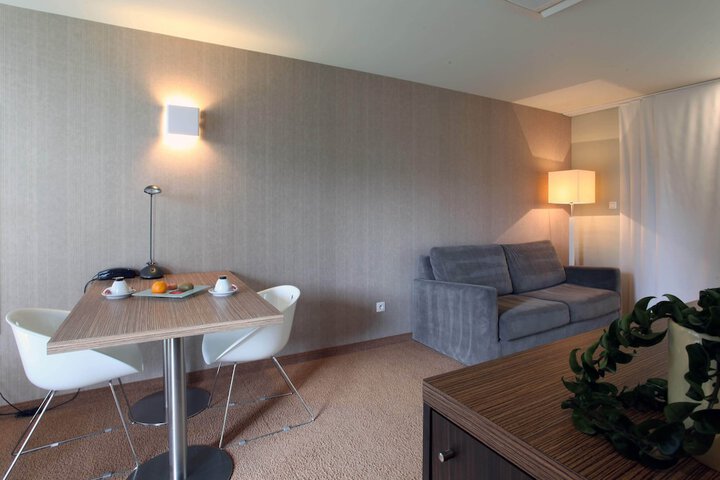 Room 13 of 41