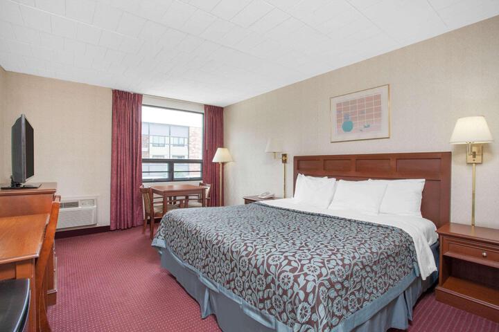 2 Double Beds (6 of 10)