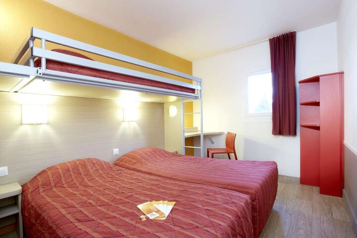 Room 8 of 22