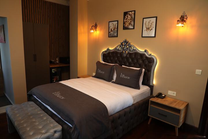 Room 52 of 118