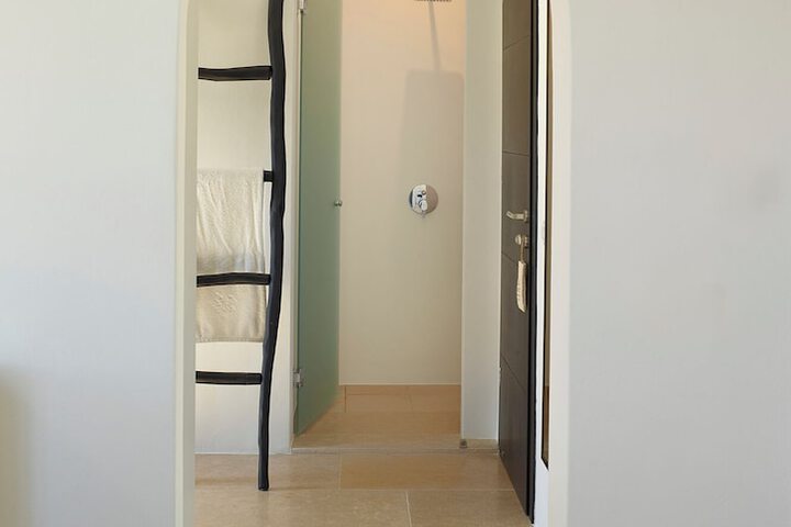 Room 44 of 87