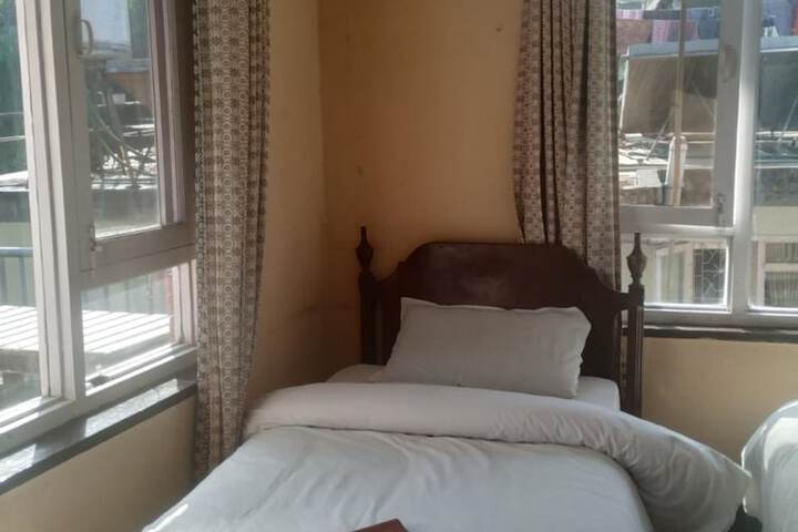 Room 16 of 49