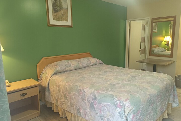 Room 8 of 68