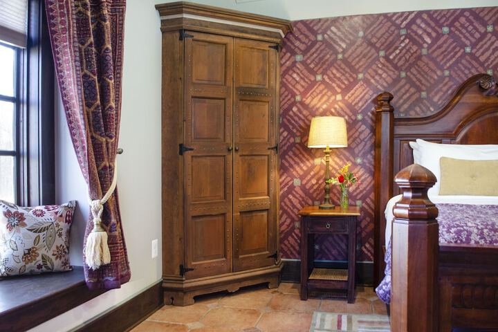 Room 42 of 98