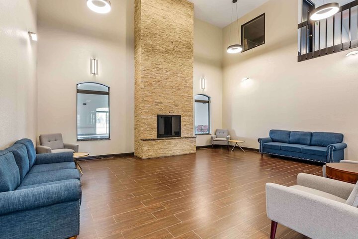 Hotel Interior 4 of 29