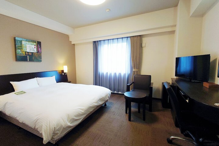 Room 6 of 27