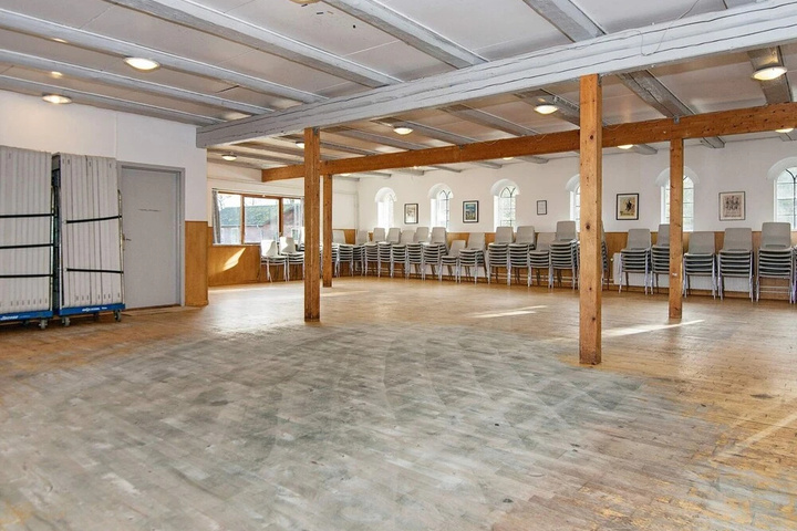 Room 9 of 25