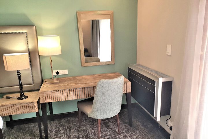 Room 6 of 86