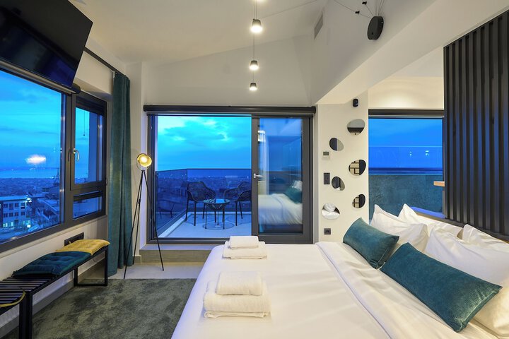 Room 25 of 113