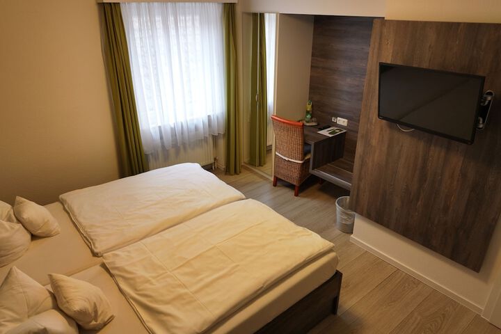 Room 17 of 50