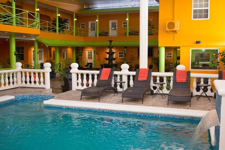 Beverlys Oasis Suites