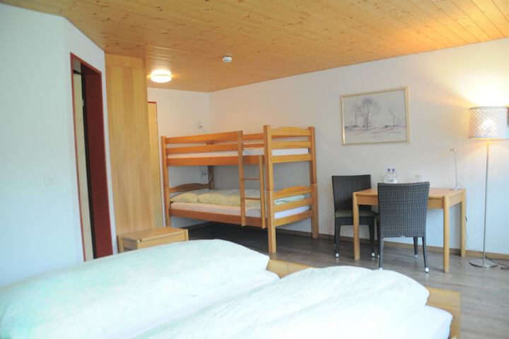 Room 21 of 96