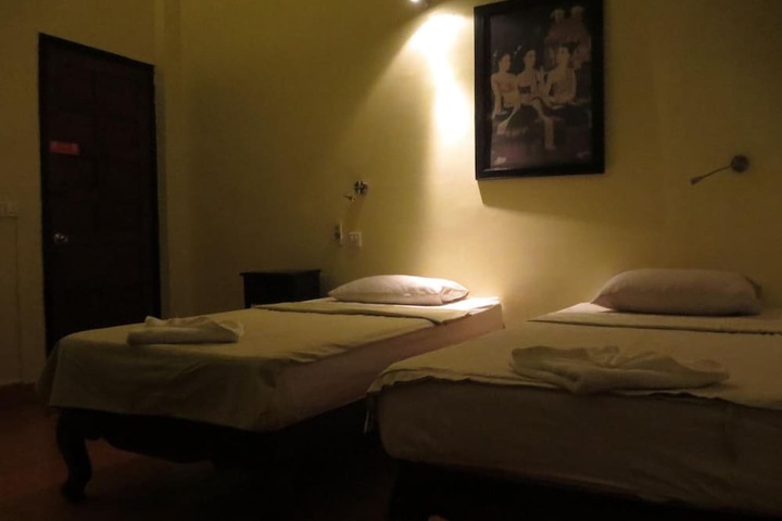 Room 15 of 49