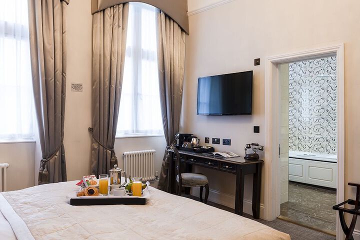 Room 40 of 129