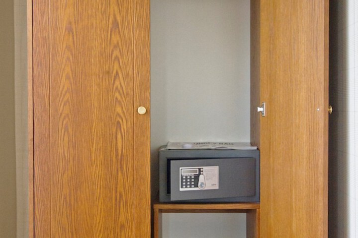Room 5 of 56