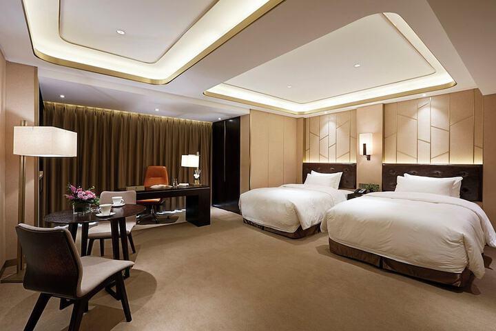 Room 14 of 49