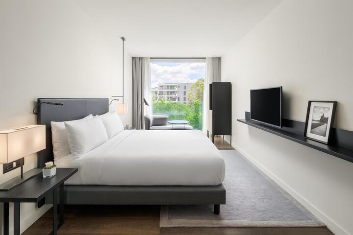 Room 45 of 213