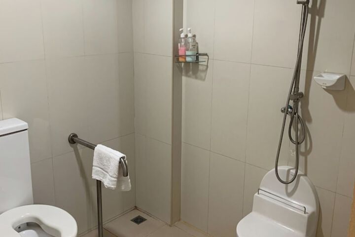 Room 68 of 77